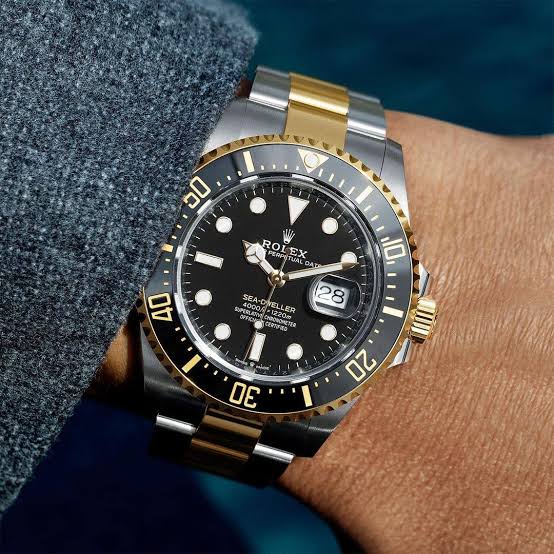 Rolex GMT Master II Rose Gold Black Dial Brown/Black Ceramic Bezel Oyster Bracelet 126715CHNR