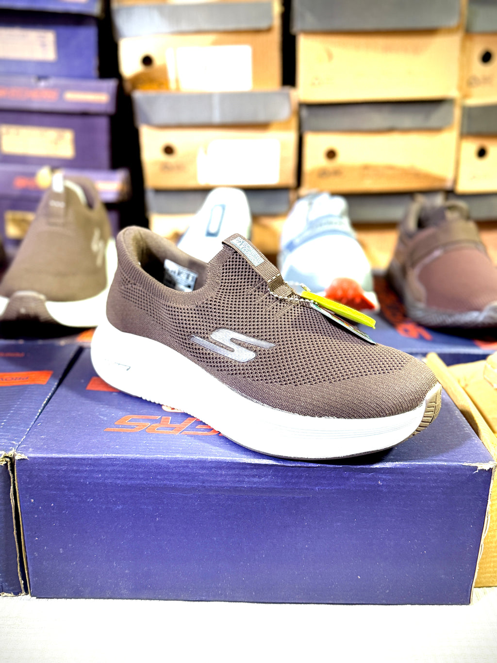 Skechers Ultra Light Vapor Foam Shoes - Affordable Price in Pakistan | 2369